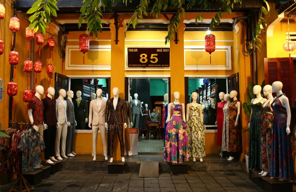 Áo sơ mi linen form rộng, màu dễ mặc